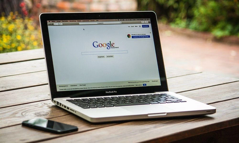 "'Εκρηξη" στη χρήση των social media εν μέσω πανδημίας